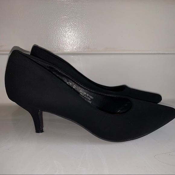 High Heels - Picture 3 of 3